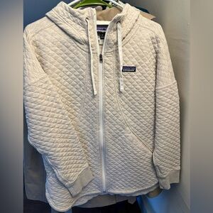 Patagonia women’s quilted zip up